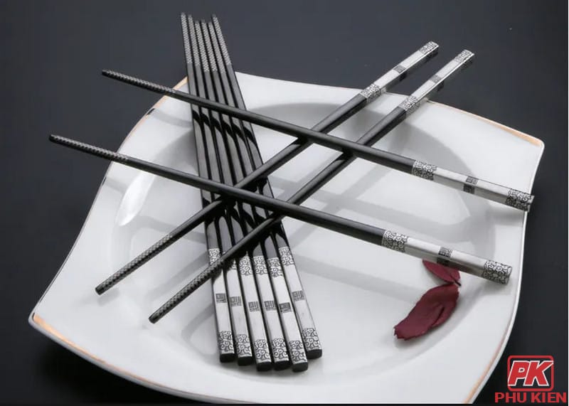 Đũa inox 304 Hàn Quốc mạ Titan chống trơn trượt cao cấp (5 đôi) 1 Đũa inox 304 Hàn Quốc mạ Titan chống trơn trượt